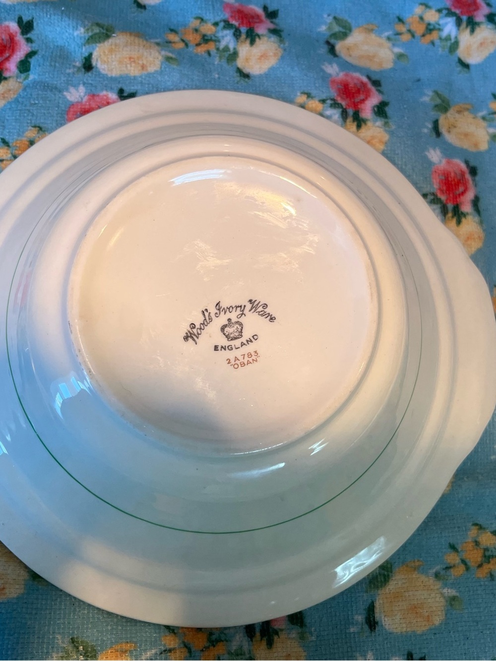 Woods Ivory Ware England casserole with lid - Picture 7 of 8